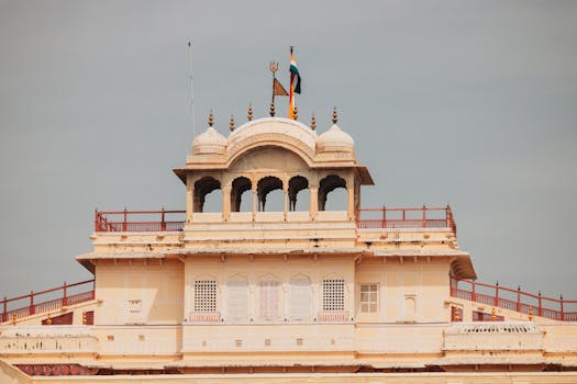 A stunning view of the intricate architecture of City Palace, Jaipur, showcasing Rajasthani design.